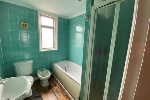 8 Ipswich Road, London, SW17 9RH