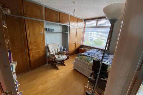 8 Ipswich Road, London, SW17 9RH