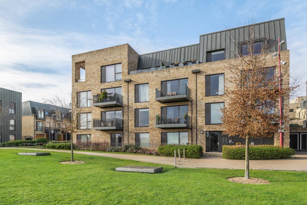 Millbrook Park, Mill Hill East, NW7 1 bed flat £400,000