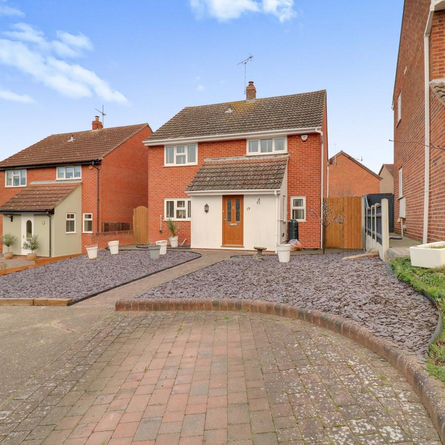Barnwell Drive, Hockley, SS5 4 bed detached house £500,000
