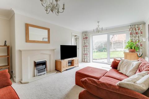 19 Barnwell Drive, Hockley, SS5 4UZ