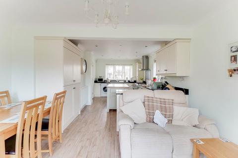 19 Barnwell Drive, Hockley, SS5 4UZ