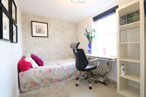 16 Broadstone Road, Stanford-le-hope, SS17 0FU