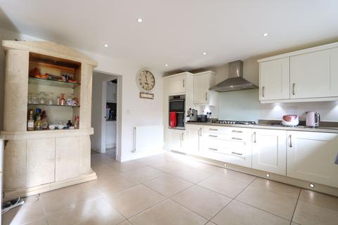 16 Broadstone Road, Stanford-le-hope, SS17 0FU