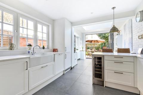 7 Victoria Road, Teddington, TW11 0BB