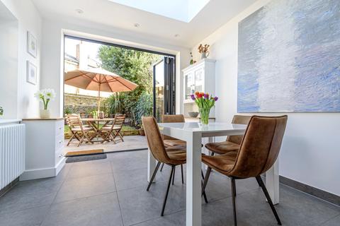 7 Victoria Road, Teddington, TW11 0BB