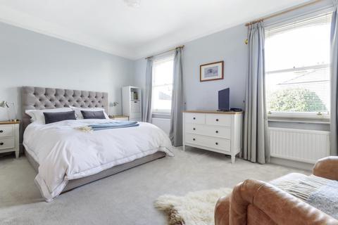 7 Victoria Road, Teddington, TW11 0BB
