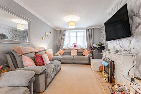16 Lower Lees Road, Slough, SL2 2AB