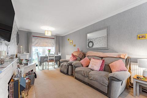 16 Lower Lees Road, Slough, SL2 2AB