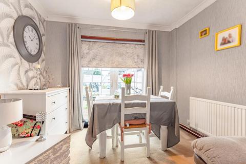 16 Lower Lees Road, Slough, SL2 2AB