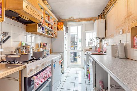 16 Lower Lees Road, Slough, SL2 2AB