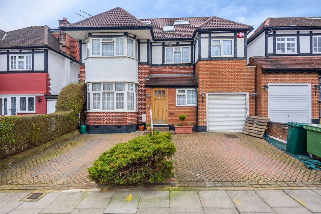 Edgware, Middlesex, HA8 6 bed detached house £1,350,000
