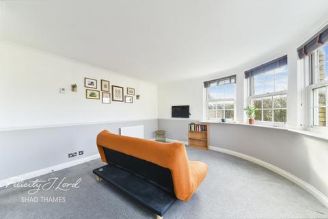 22 Edward Square, London, SE16 5EE