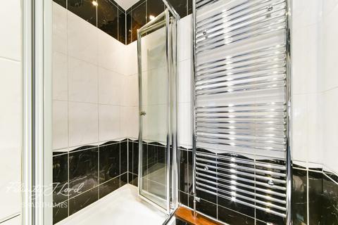 22 Edward Square, London, SE16 5EE