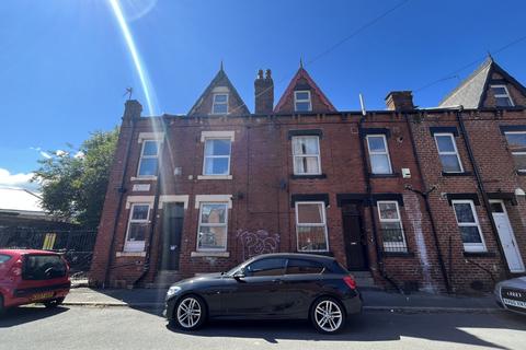 2 bedroom terraced house to rent, Pearson Avenue, Leeds, West Yorkshire, LS6