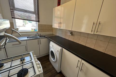 2 bedroom terraced house to rent, Pearson Avenue, Leeds, West Yorkshire, LS6