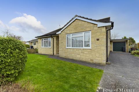 15 Barnaby Mead, Gillingham, SP8 4AL