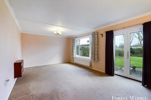 15 Barnaby Mead, Gillingham, SP8 4AL