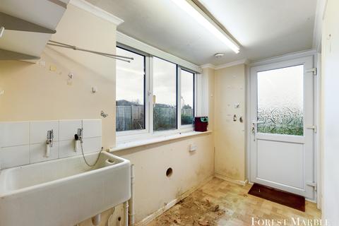 15 Barnaby Mead, Gillingham, SP8 4AL