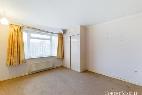 15 Barnaby Mead, Gillingham, SP8 4AL