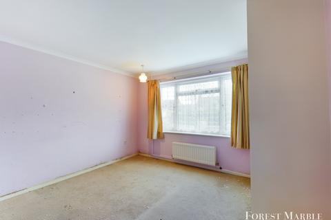 15 Barnaby Mead, Gillingham, SP8 4AL