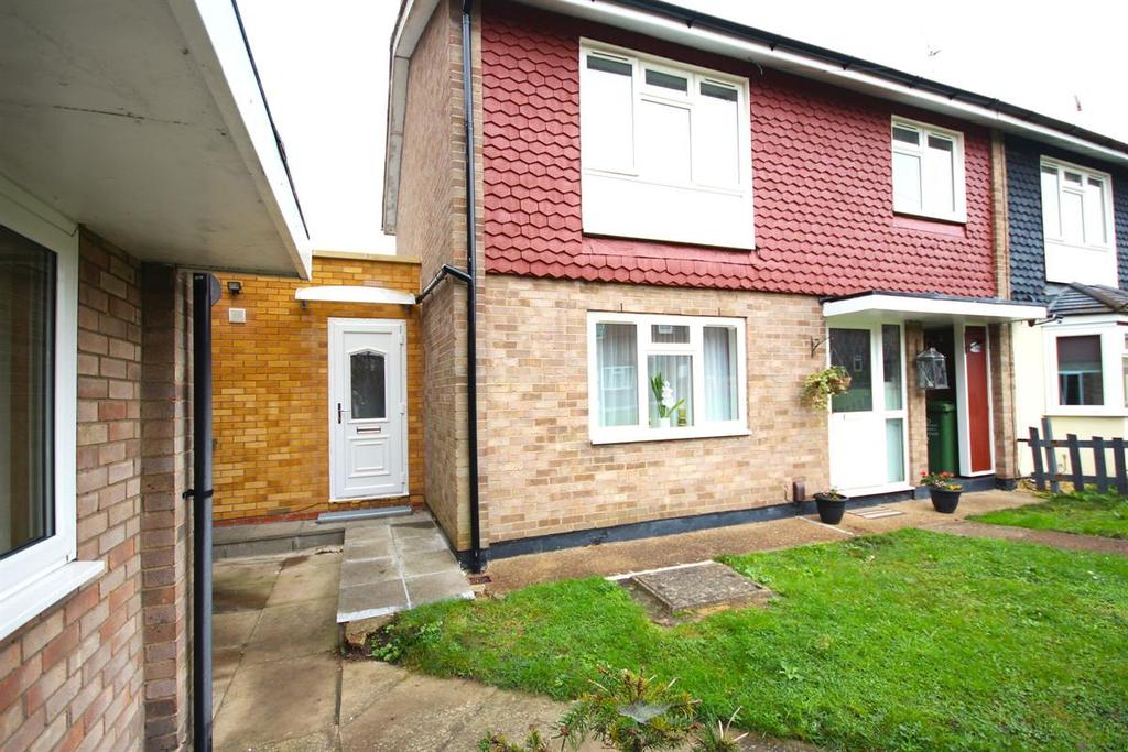 12 Bourne Close, Basildon, SS15 6DZ 4 bed terraced house £400,000
