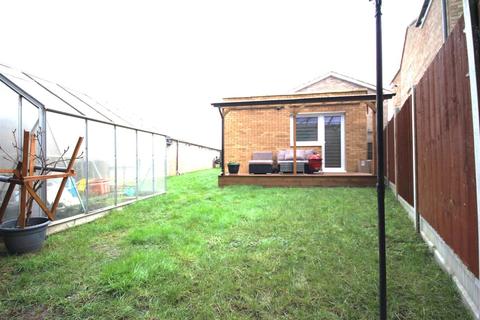 12 Bourne Close, Laindon, Basildon, SS15 6DZ