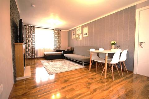 12 Bourne Close, Laindon, Basildon, SS15 6DZ