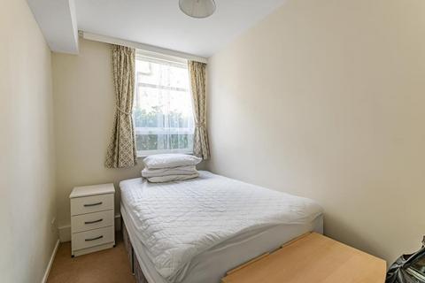 3 bedroom apartment to rent, Great North Road,  London,  N2