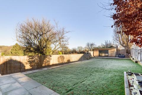 37 Pickhurst Park, Bromley, BR2 0UE