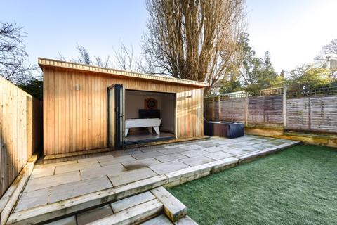 37 Pickhurst Park, Bromley, BR2 0UE
