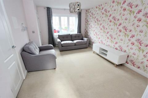 2 bedroom house to rent, FFord Dewi, Oakenholt, CH6