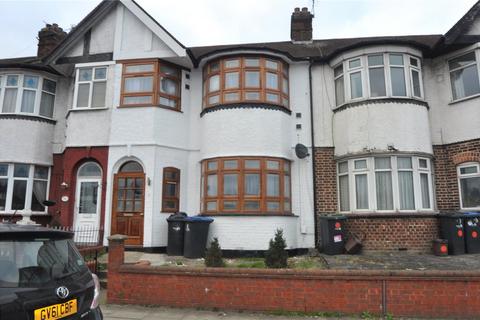 3 bedroom terraced house to rent, North Circular Road, London, N13