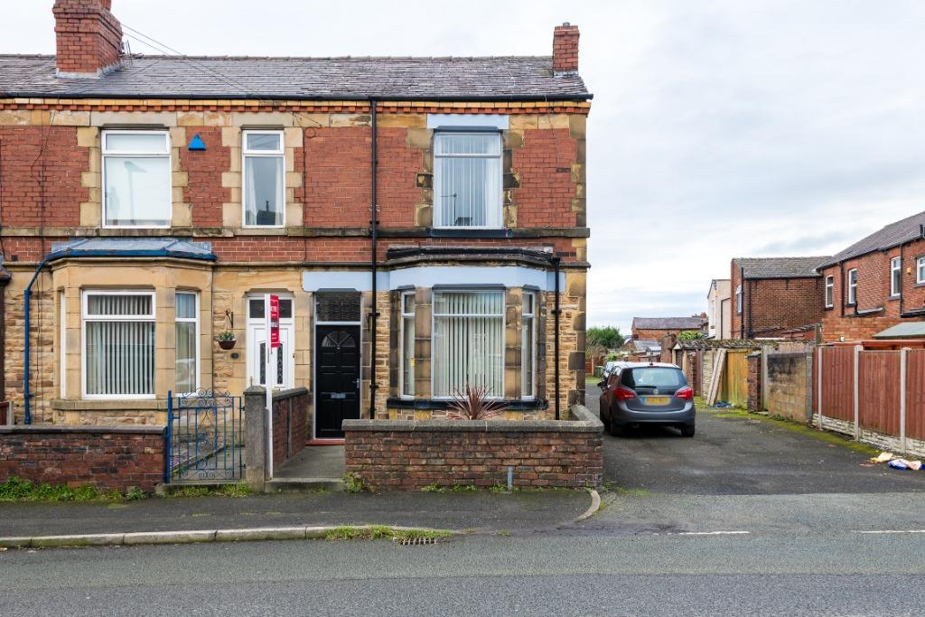 York Road South, AshtoninMakerfield, WN4 3 bed terraced house £140,000