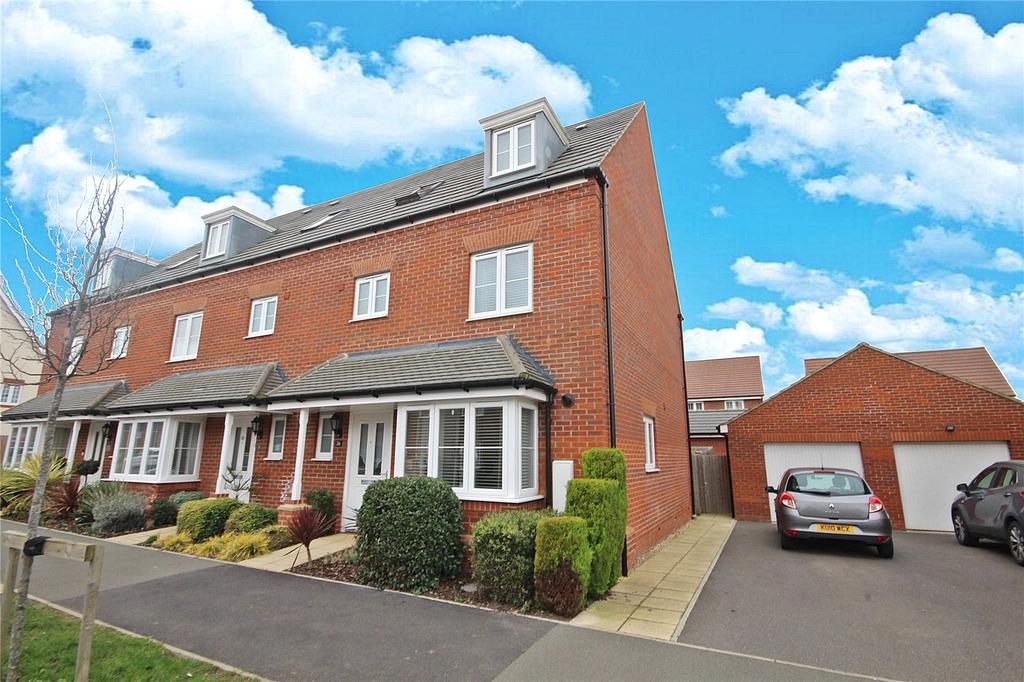 Ryder Way, Flitwick, Bedfordshire, MK45 4 bed end of terrace house £