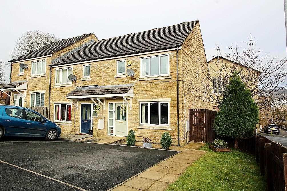 Damson Close, Sowerby Bridge 3 bed townhouse £185,000
