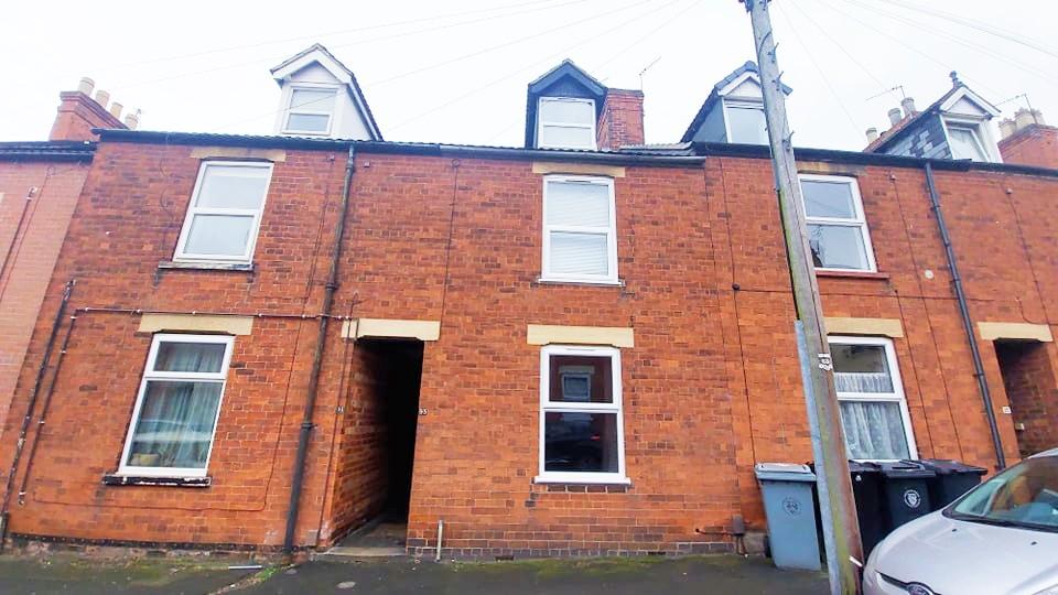 Stamford Street, Grantham, NG31 3 bed terraced house £725 pcm (£167 pw)