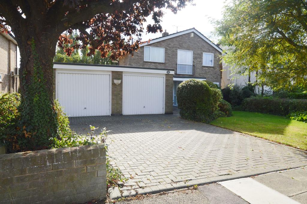 Wyatts Drive, Thorpe Bay, SS1 4 bed detached house £735,000