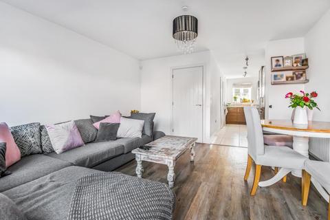 16 White Clover Drive, Basingstoke, RG23 7FL