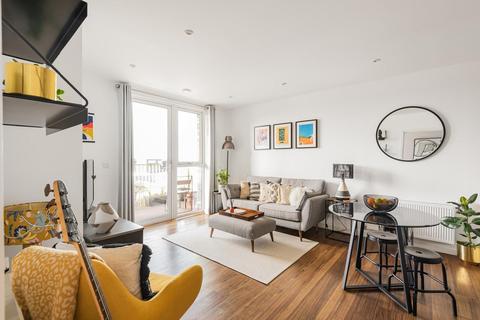 20, Ravenswood Court Stanley Road, London, W3 8GQ