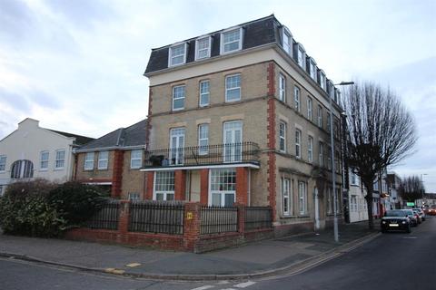 Flat 16, Victoria Heights Carnarvon Road, Clacton-on-sea, CO15 6QA