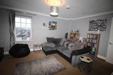 Flat 16, Victoria Heights Carnarvon Road, Clacton-on-sea, CO15 6QA