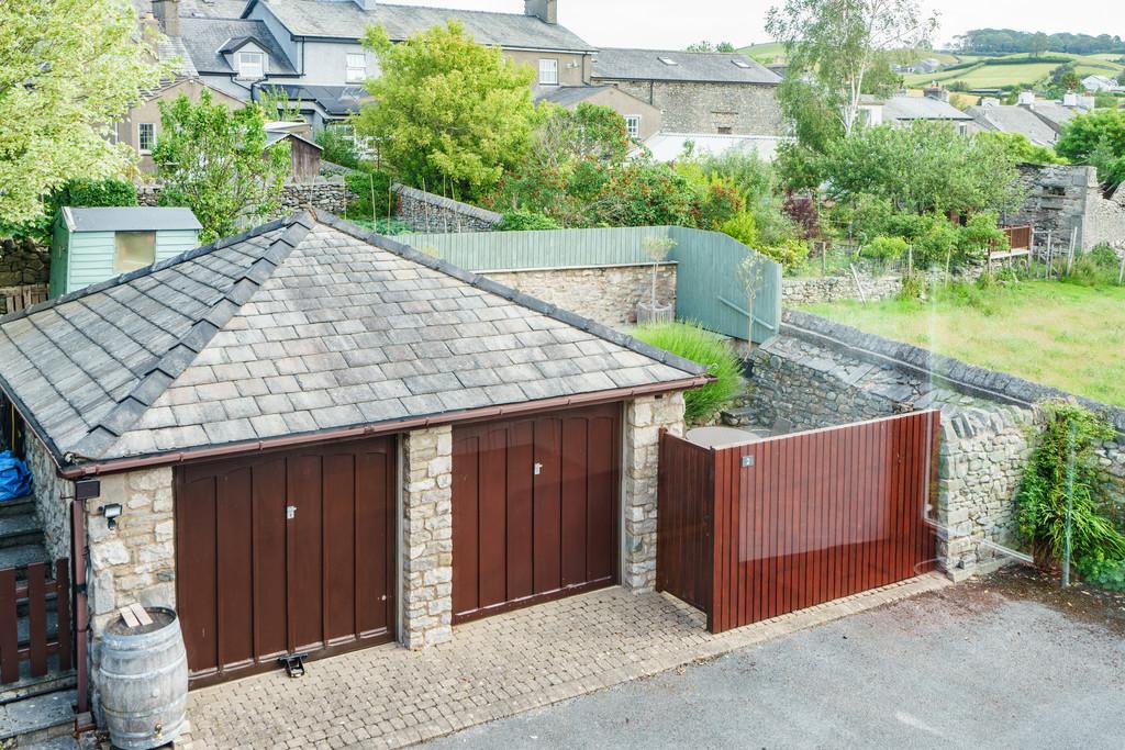 Garage/Courtyard Garden