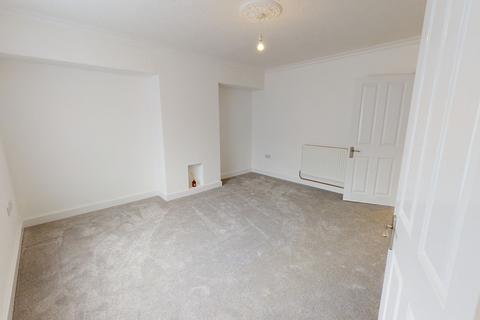 3 bedroom semi-detached house to rent, Wymans Road, Cheltenham