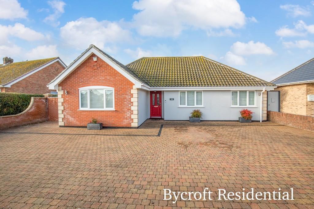 Beccles Road, Bradwell 3 bed detached bungalow £400,000