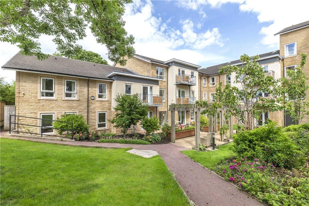 Emmandjay Court