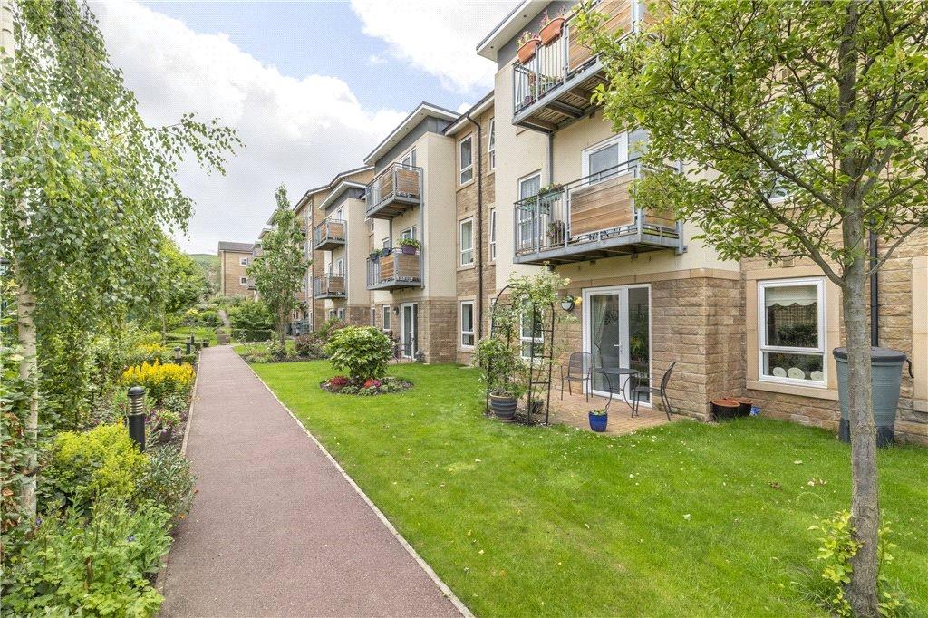 Emmandjay Court