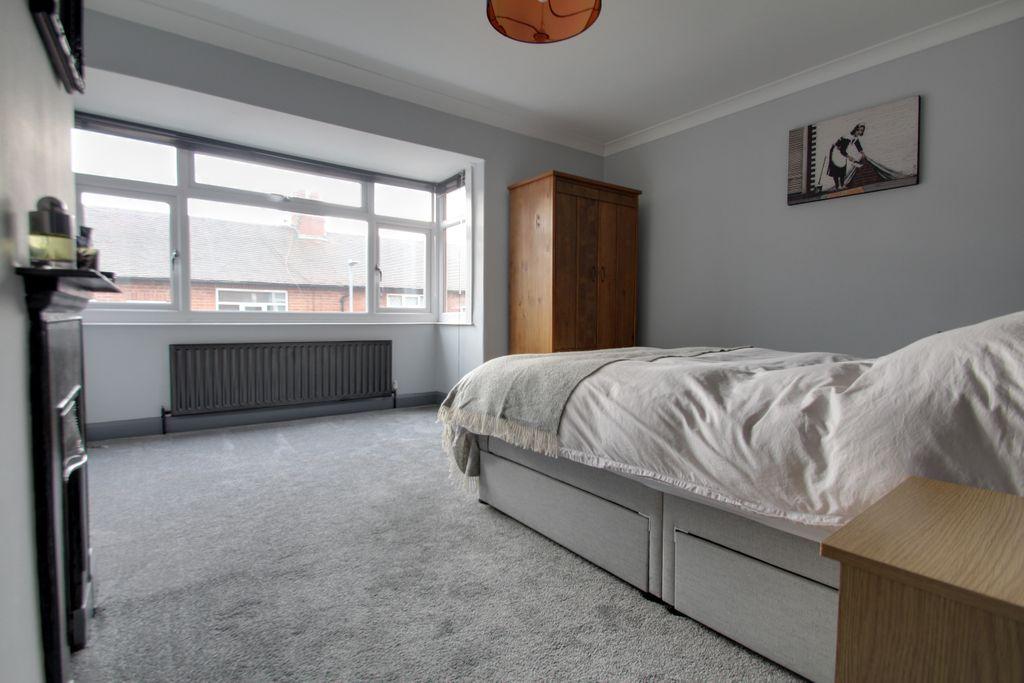 Bedroom 1 (Double)