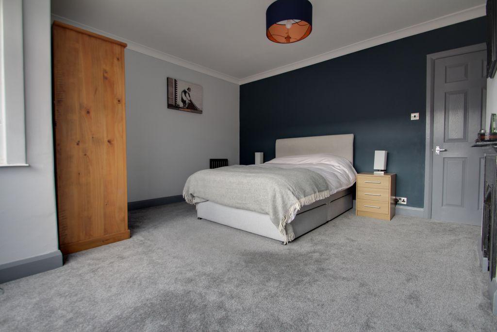 Bedroom 1 (Double)