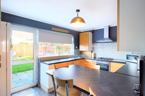 8 Ascot Close, Cardiff, CF5 5BE